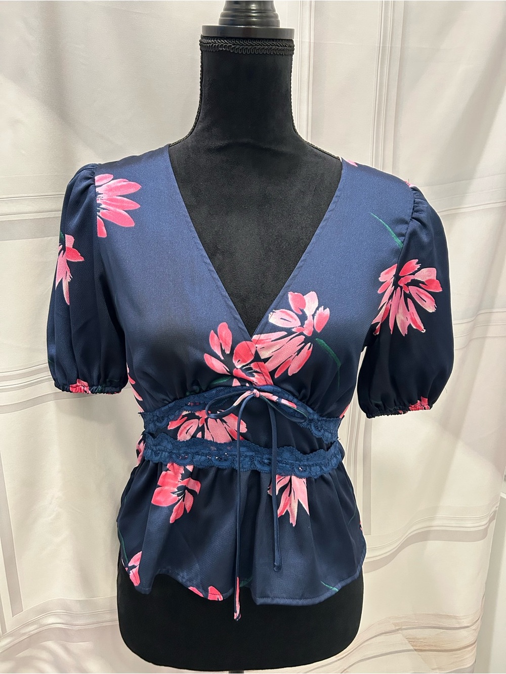All in Favor Navy Floral Wrap Tie Peplum Blouse Women’s XS